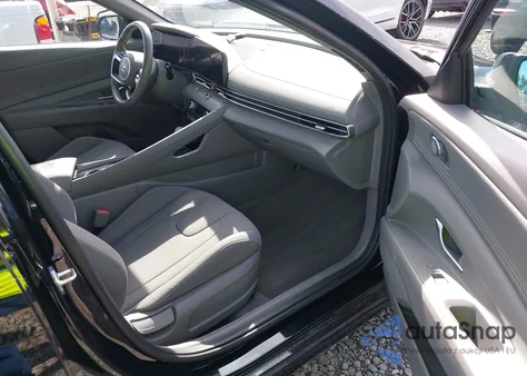 2023 Hyundai Elantra Sel z USA, uszkodzony, nr VIN KMHLS4AG2PU556335